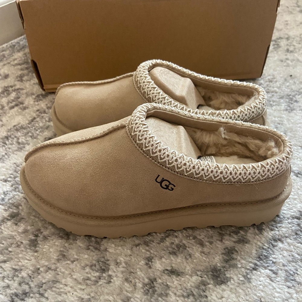 UGG Women’s Tasman Slipper- mustard seed/white